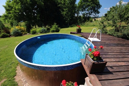 Rouben� chalupa s baz�nem - CHKO Orlick� hory