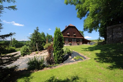 Rouben� chalupa s baz�nem - CHKO Orlick� hory