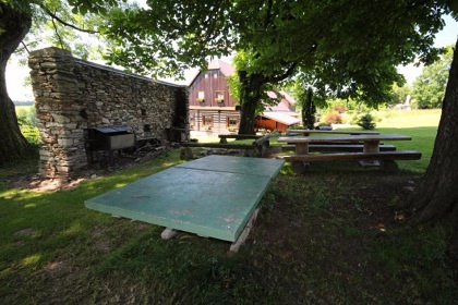 Rouben� chalupa s baz�nem - CHKO Orlick� hory