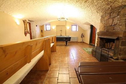 Rouben� chalupa s baz�nem - CHKO Orlick� hory