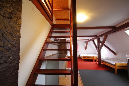 Rouben� chalupa s baz�nem - CHKO Orlick� hory