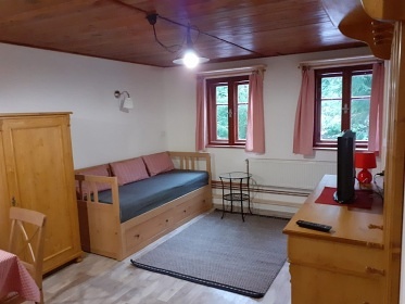Horsk chata a koupac jezrko - Jizersk hory