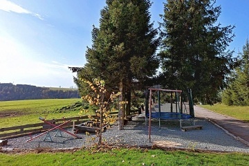 Chalupa s baz�nem - samota v CHKO Orlick� hory