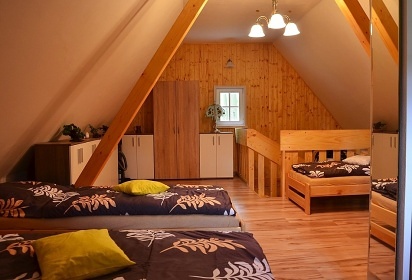 Roubenka �esk� Kanada - Kun�ak - hrad Land�tejn