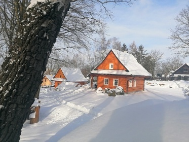 Roubenky U veverky - Lomy_Kunak - . Kanada