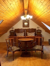 Chalupa s baznem u pehrady Vr - Svratka