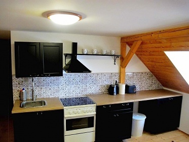 Chalupa s baznem u pehrady Vr - Svratka