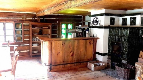 Chalupa s baznem u pehrady Vr - Svratka