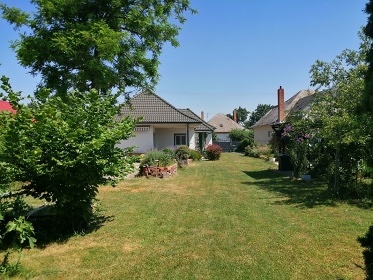 D�m u jezera - Thermalpark Dunajsk� Streda