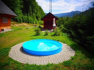 Roubenka s baz�nem - Term�ln� park Velk� Losiny