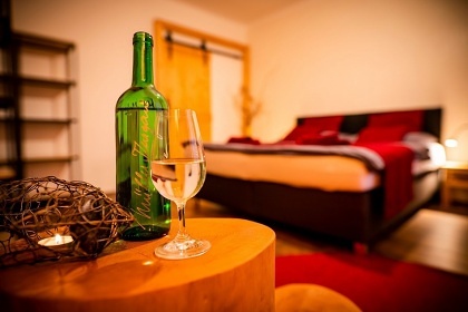 Chalupa bazn a vinn sklpek - Nov Mlna - Plava