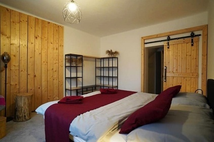 Chalupa bazn a vinn sklpek - Nov Mlny - Plava