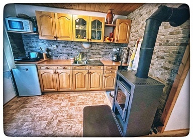 Chata u �eky Oh�e - hrad Per�tejn - Doupovsk� hory