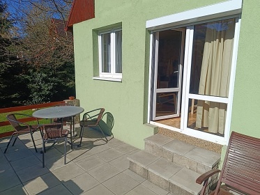 Chata u �eky Oh�e - hrad Per�tejn - Doupovsk� hory