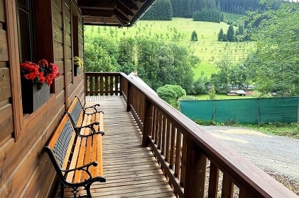 Valask roubenka s baznem - jezero Jezern