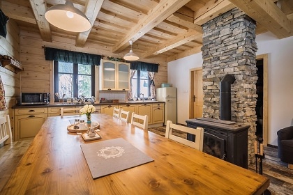 Valask roubenka s baznem - jezero Jezern