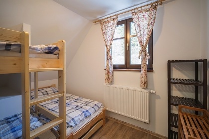 Valask roubenka s baznem - jezero Jezern