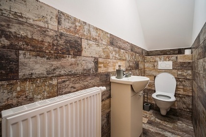 Valask roubenka s baznem - jezero Jezern