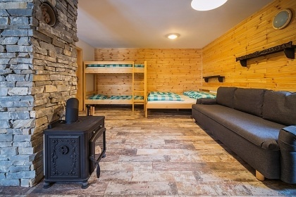 Valask roubenka s baznem - jezero Jezern