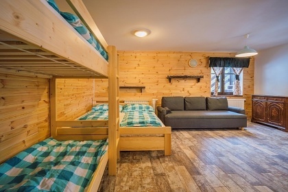 Valask roubenka s baznem - jezero Jezern