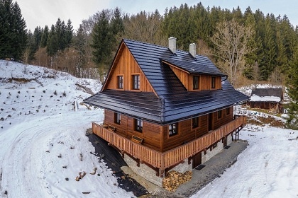 Valask roubenka s baznem - jezero Jezern