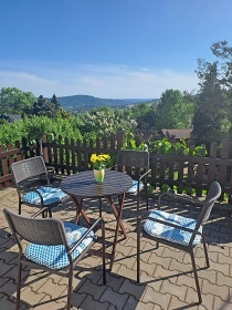 Chalupa s baz�nem - Jizersk� hory a �esk� r�j