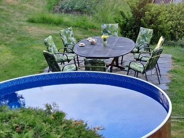 Chalupa s baz�nem - Jizersk� hory a �esk� r�j