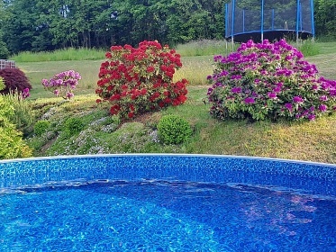 Chalupa s baz�nem - Jizersk� hory a �esk� r�j