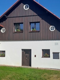 Chalupa s baz�nem - Jizersk� hory a �esk� r�j