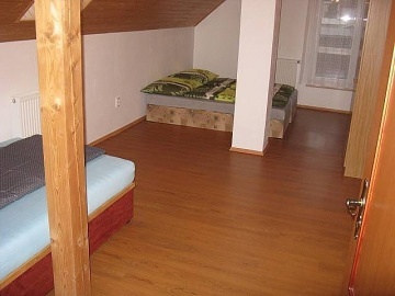 Chalupa s baz�nem - Skanzen Vesel� Kopec