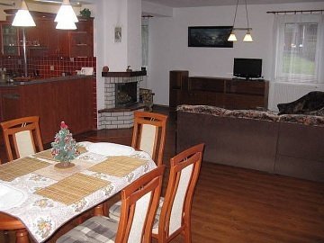 Chalupa s baz�nem - Skanzen Vesel� Kopec