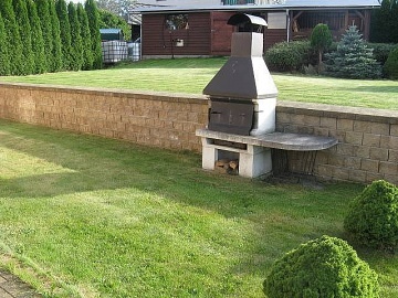 Chalupa s baz�nem - Skanzen Vesel� Kopec