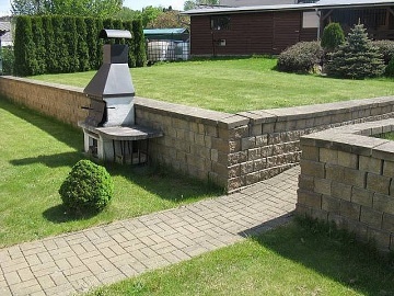 Chalupa s baz�nem - Skanzen Vesel� Kopec