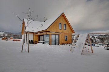 Krkono�sk� roubenka se saunou - �ern� hora