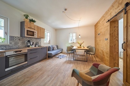 Chalupa v �dol� �eky �py - �ern� hora - Krkono�e