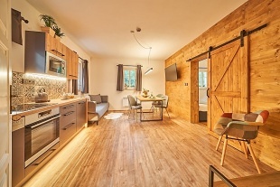 Chalupa v �dol� �eky �py - �ern� hora - Krkono�e