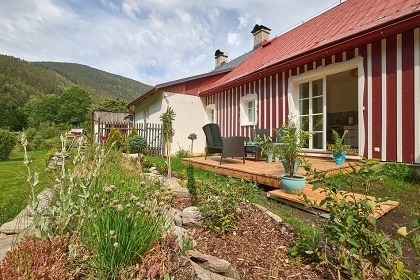 Chalupa v �dol� �eky �py - �ern� hora - Krkono�e