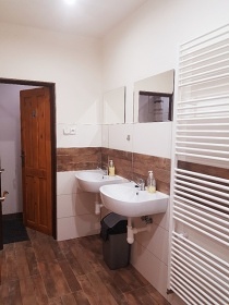 Chalupa u p�ehrady Fl�je - Kru�nohorsk� magistr�la