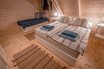 Roubenka u lesa - Kr�lick� Sn�n�k - Doln� Morava