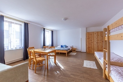 Chalupa T�ebo�sko a koupac� jez�rko - Borovany