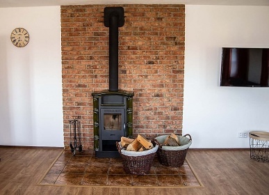 Chalupa T�ebo�sko a koupac� jez�rko - Borovany