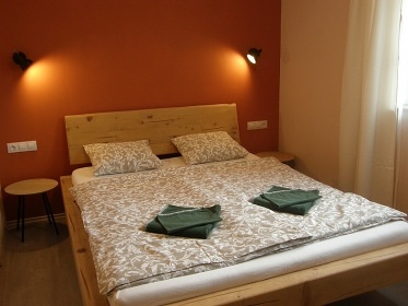 Chalupa Plava a vinn sklep - Stolov hora