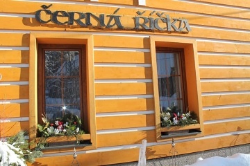 Chata s bazénem - apartmány Souš - Černá Říčka