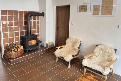 Chalupa s baz�nem - uzav�en� dv�r - Vyso�ina