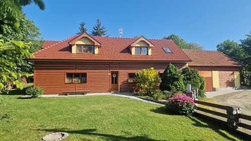 Chalupa CHKO Moravský kras - bazén a koně