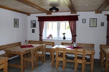 Chalupa CHKO Moravsk� kras - baz�n a kon�