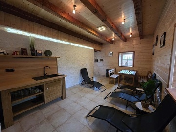 Chalupa CHKO Moravsk� kras - baz�n a kon�