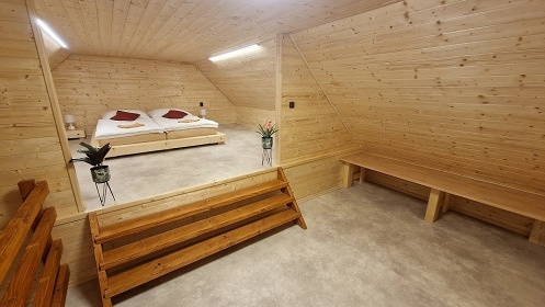 Chalupa CHKO Moravsk� kras - baz�n a kon�