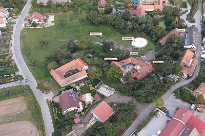 Chalupa CHKO Moravsk kras - bazn a kon