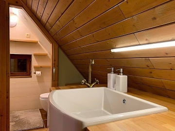 Mezonetov� chata - Jizersk� hory - B�l� Desn�